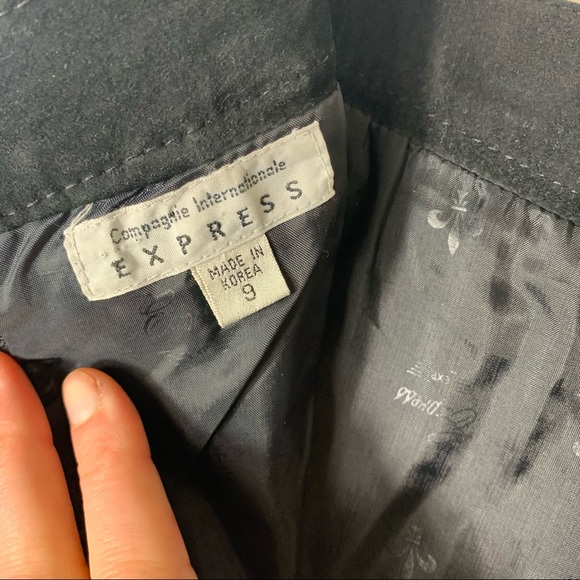 Vintage 80s EXPRESS Black Suede Skirt / Suede Leather Mini Skirt / 1980s Vintage - Picture 6 of 6